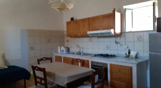 Коттедж с 4 комнатами Emidio House