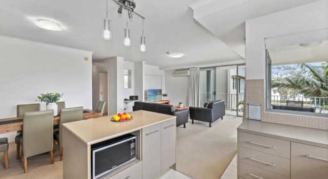 Апартаменты On the Bay Apartments