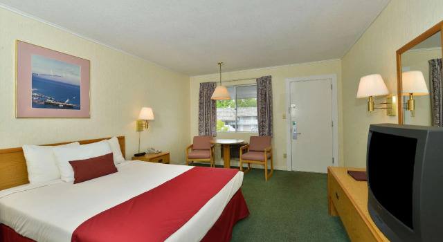 Двухместный номер Standard Travelodge by Wyndham Mackinaw City