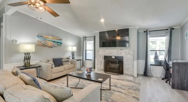Коттедж PCB Family Home w/ Sunroom, 1 Mi to Shore!
