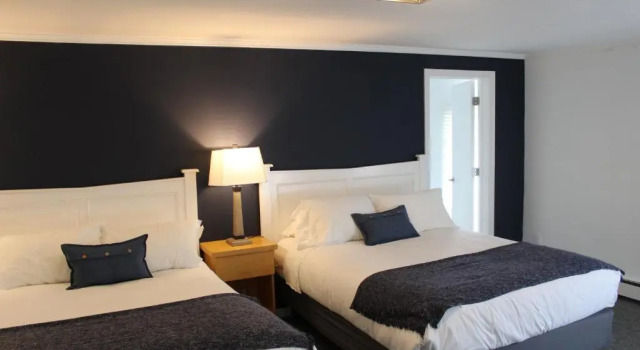 Четырёхместный номер Deluxe Catskill Seasons Inn