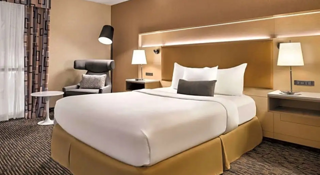 Люкс Wyndham Garden Conference Center Champaign - Urbana