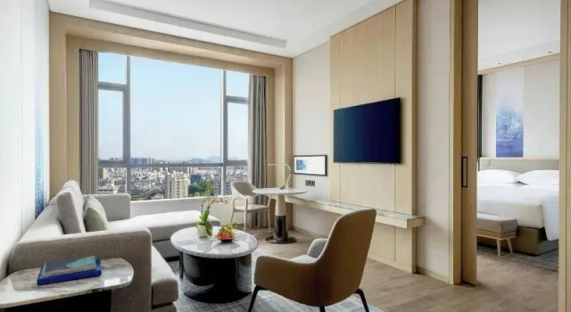 Двухместный люкс с видом на город Courtyard by Marriott Shanwei Haifeng