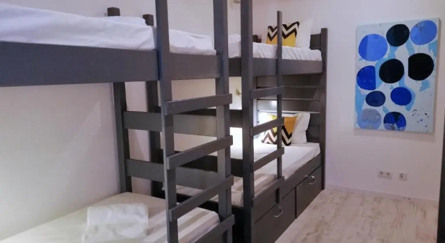 Кровать в общем номере (женский номер) Son of a Beach Hostel