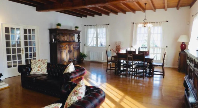 Charming Country Estate, Rezerwuj Hotel Hotele w Haute-Vienne z basenem, Basen