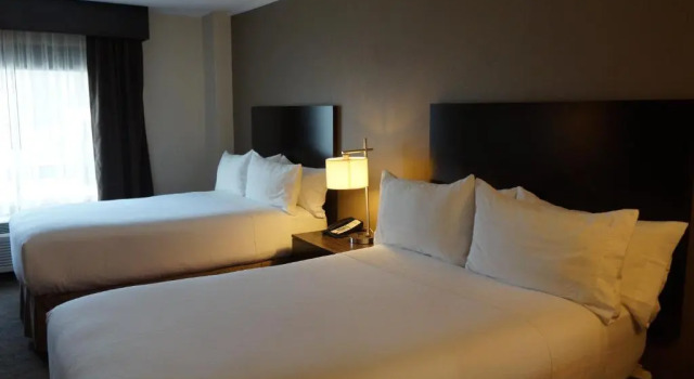 Четырёхместный номер Standard Holiday Inn Portsmouth Downtown by IHG