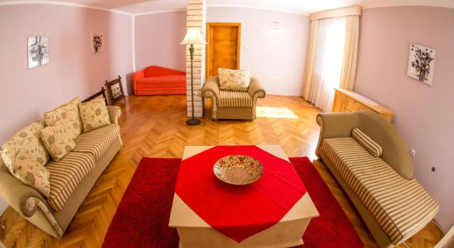 The Turtles Garden, Забронировать Отель Бизнес-отели Рафайловичи, 4* 5*
