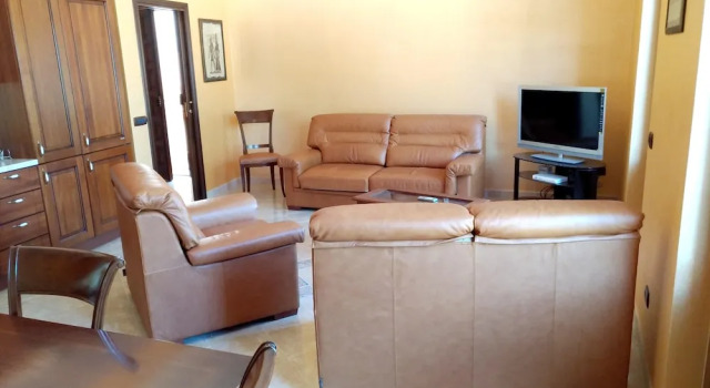 Apartment With one Bedroom in Montagnareale, With Wonderful Mountain V, Buchen Sie Ferienwohnung Montagnareale Sizilien