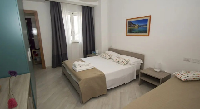 B&B LA PIAZZETTA, Забронировать Отель «постель и завтрак» Отели в центре Кастеллабате, в центре