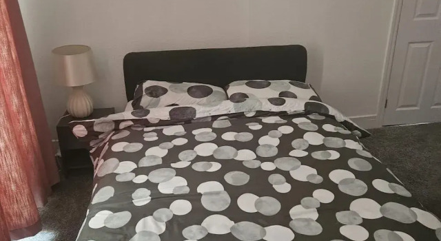 3-bed Devonshire Retreat - Sleeps 6, Забронировать Дом для отпуска Болтон Большой Манчестер, рядом с Музей паровозов Болтона
