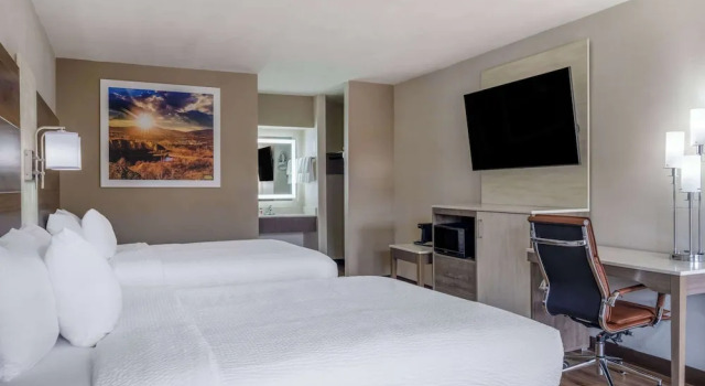 Четырёхместный номер Standard Days Inn by Wyndham Clemson