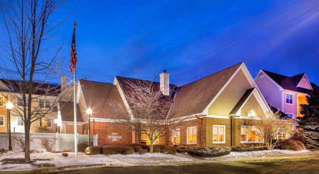 Residence Inn Hartford Manchester, Varaa Hotelli Hotellit New England uima-altaalla, Uima-allas