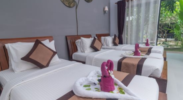 Трёхместный номер Superior с балконом и с красивым видом из окна New Riverside Hotel