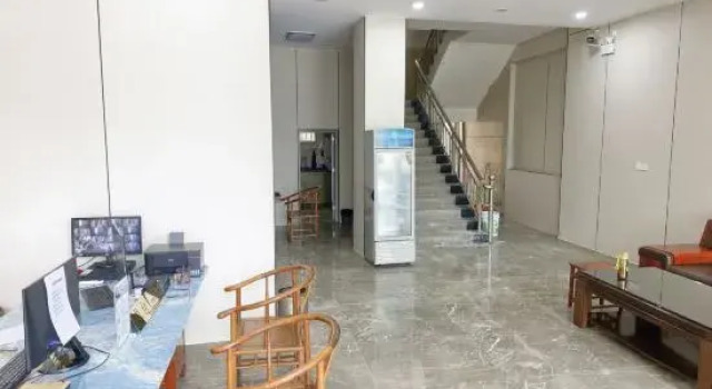 Yunan Jiuxingdao Business Hotel, Boek Hotel Hotels in Guangdong met parkeren, Parkeren