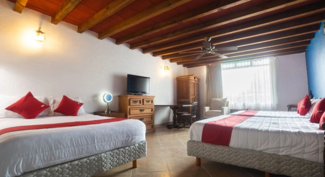 Семейный номер Standard с балконом Hotel Boutique Don Porfirio