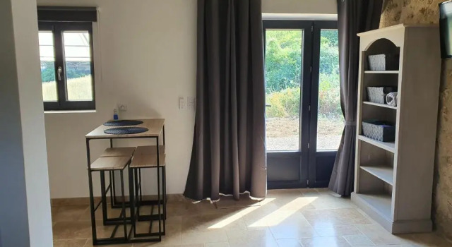 Bastide Bellugue Maison dhôtes réseau Bienvenue à La Ferme à 3 minutes de Lourmarin, Забронировать Отель Отели Люберон 3 звезды, 3*