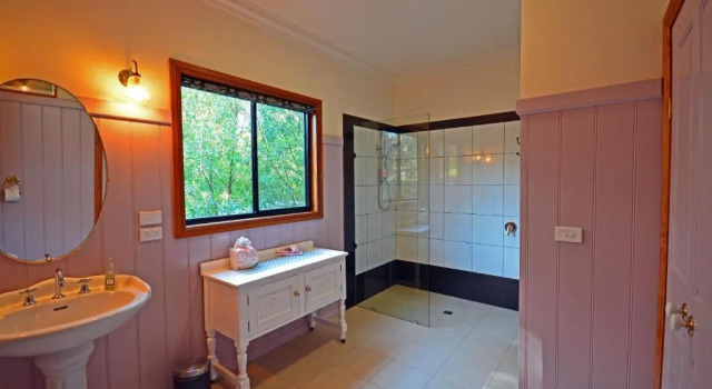 Вилла с 2 комнатами Araluen Park Cottages