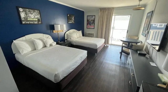 Двухместный номер Deluxe с балконом Hotel Dewey