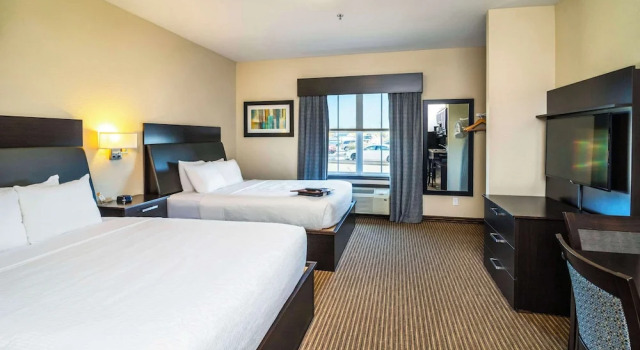 Четырёхместный номер Standard Quality Inn & Suites