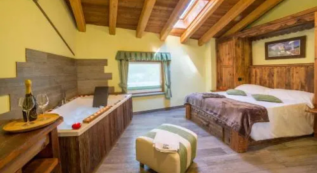 Relais du Paradis Chambres dHôtes, Забронировать Отель Интрод 