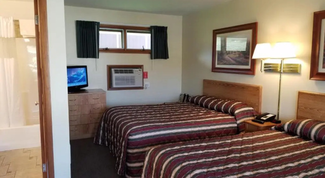 Двухместный номер Standard с видом на бассейн Black Hawk Motel & Suites