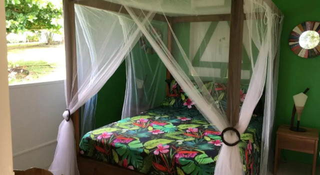 Коттедж Grand bungalow avec piscine et vue mer