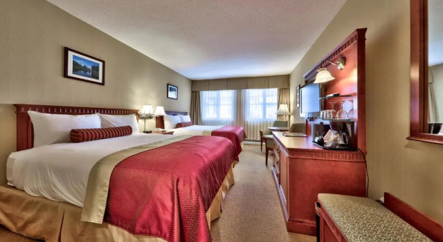 Четырёхместный номер Standard Sun Peaks Lodge