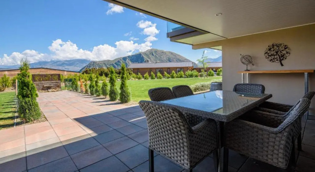 Mt Gold Haven - Sleeps 8 - Lake & Mountain Views
