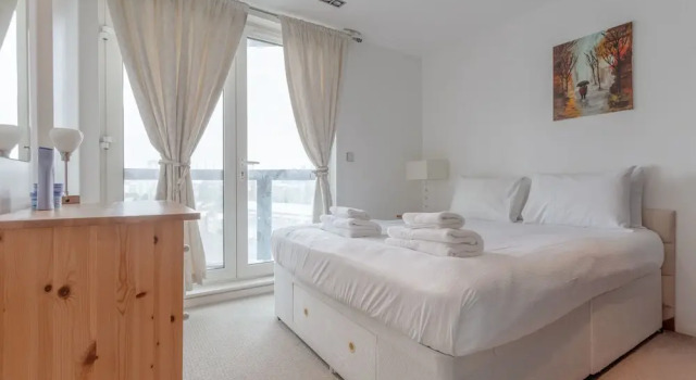 Fantastic 2 Bedroom Apartment Near Canary Wharf