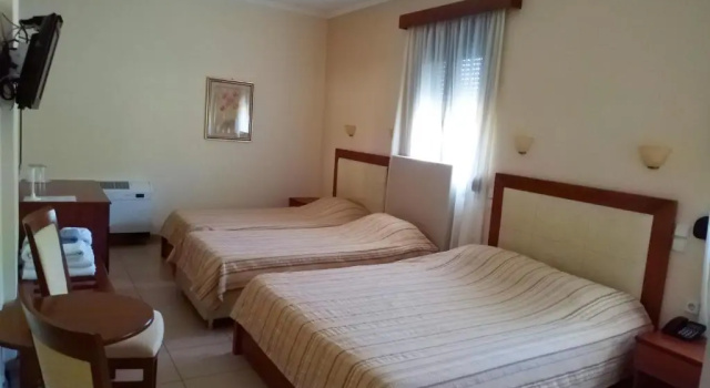 Четырёхместный номер Standard Filoxenia Hotel