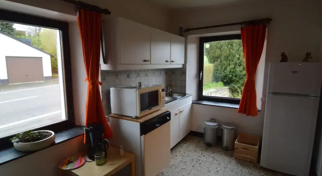 Коттедж Holiday House in Horse Riding School near Stavelot & Spa Circuit