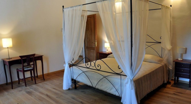B&B La Torre - Fattoria di Larniano, Book Bed and Breakfast Hoteller i Val D'Elsa med pool, Swimmingpool
