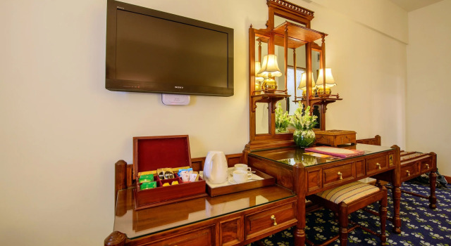 Faisalabad Serena Hotel, Rezerwuj Hotel Fajsalabad Punjab Region