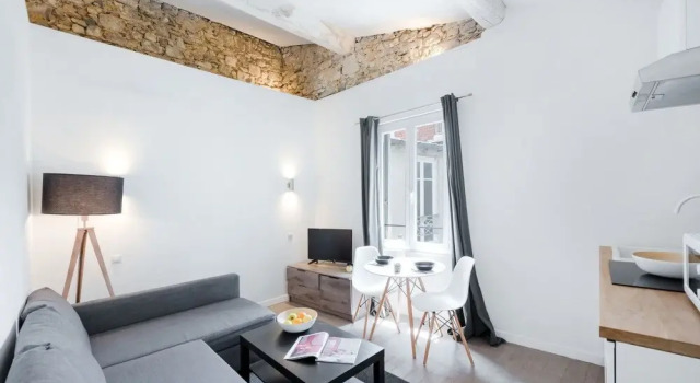 Charming Studio Central Location "rue de la Loge"!, Забронировать Отель Монпелье Hérault, рядом с Торговая палата Hôtel Saint-Côme