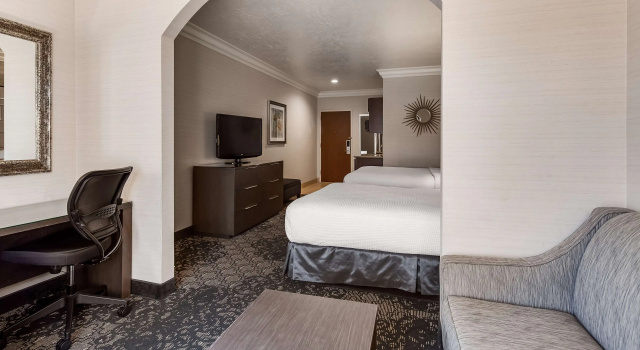 Четырёхместный люкс Best Western Plus Abbey Inn