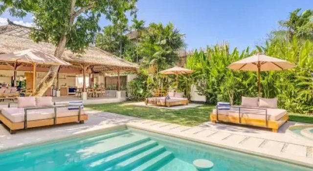 Villa Toscana - Huge 7BDR with 3 Pools, Book Villa Sommerhuse i Badung, Hytte