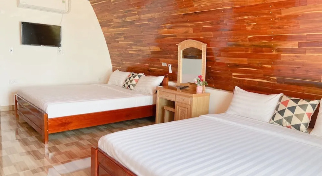 Четырёхместное бунгало рядом с пляжем Resort Hoa Loi