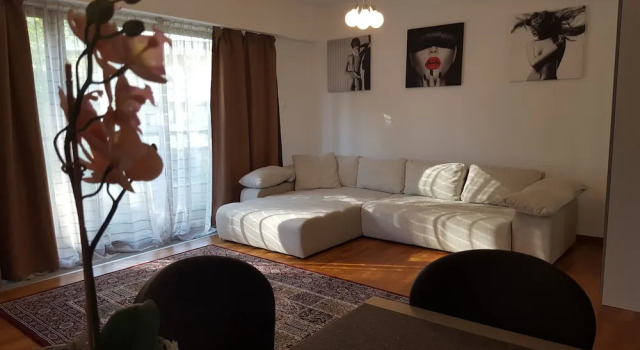 Bellevue Apartment Brasov, Забронировать Апартаменты/квартира Отели Брашова с парковкой, рядом с Площадь городского совета, Парковка