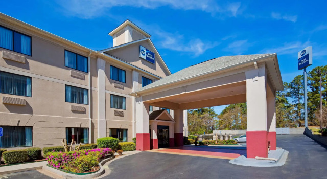 Кровать в общем номере Best Western Augusta West
