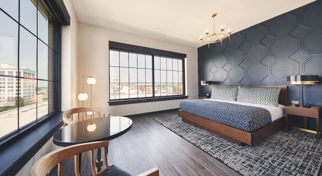 Люкс с балконом Hotel Vandivort