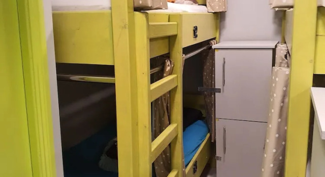Кровать в общем номере KGT House
