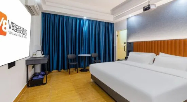 Люкс V8 Theme Hotel Binya