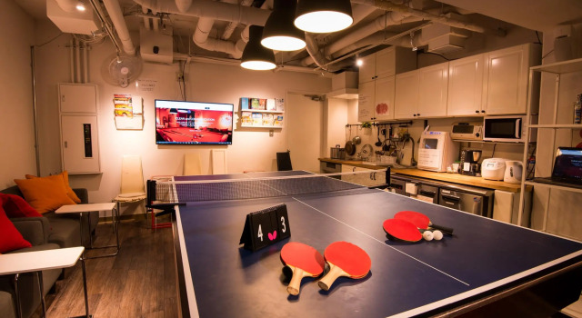 Кровать в общем номере Senba Hostel