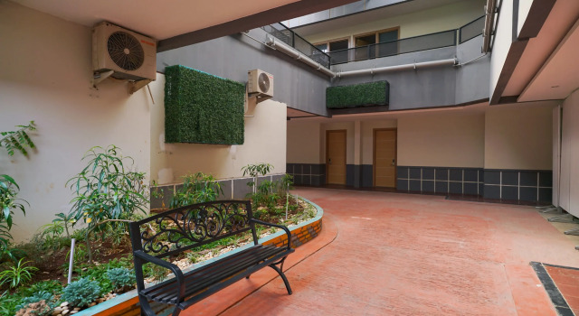 Sans Hotel Rumah Kita Daan Mogot by RedDoorz, Book Hotel Jakarta Jakarta Province