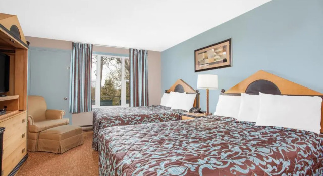 Четырёхместный номер Standard Belmont Inn