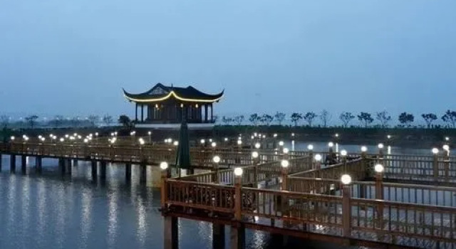 Luxiang Gucun Holiday Hotel, Book Hotel Hoteller i Suzhou med parkering, Parkering