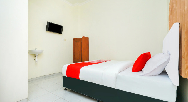 Camera Standard OYO 1642 Penginapan Anggrek Syariah 2