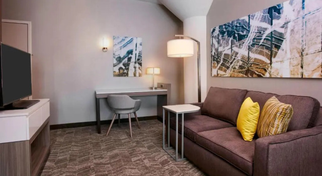 Люкс SpringHill Suites by Marriott Milwaukee Downtown