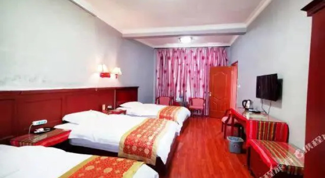 Xinjiangyuan Hostel, Забронировать Хостел Лицзян Юньнань, рядом с Улица Сквер-стрит Древнего города Даянь