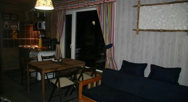 Skazkazdes, Rezerwuj Apartament Hotele w Obwód pskowski z parkingiem, Parking